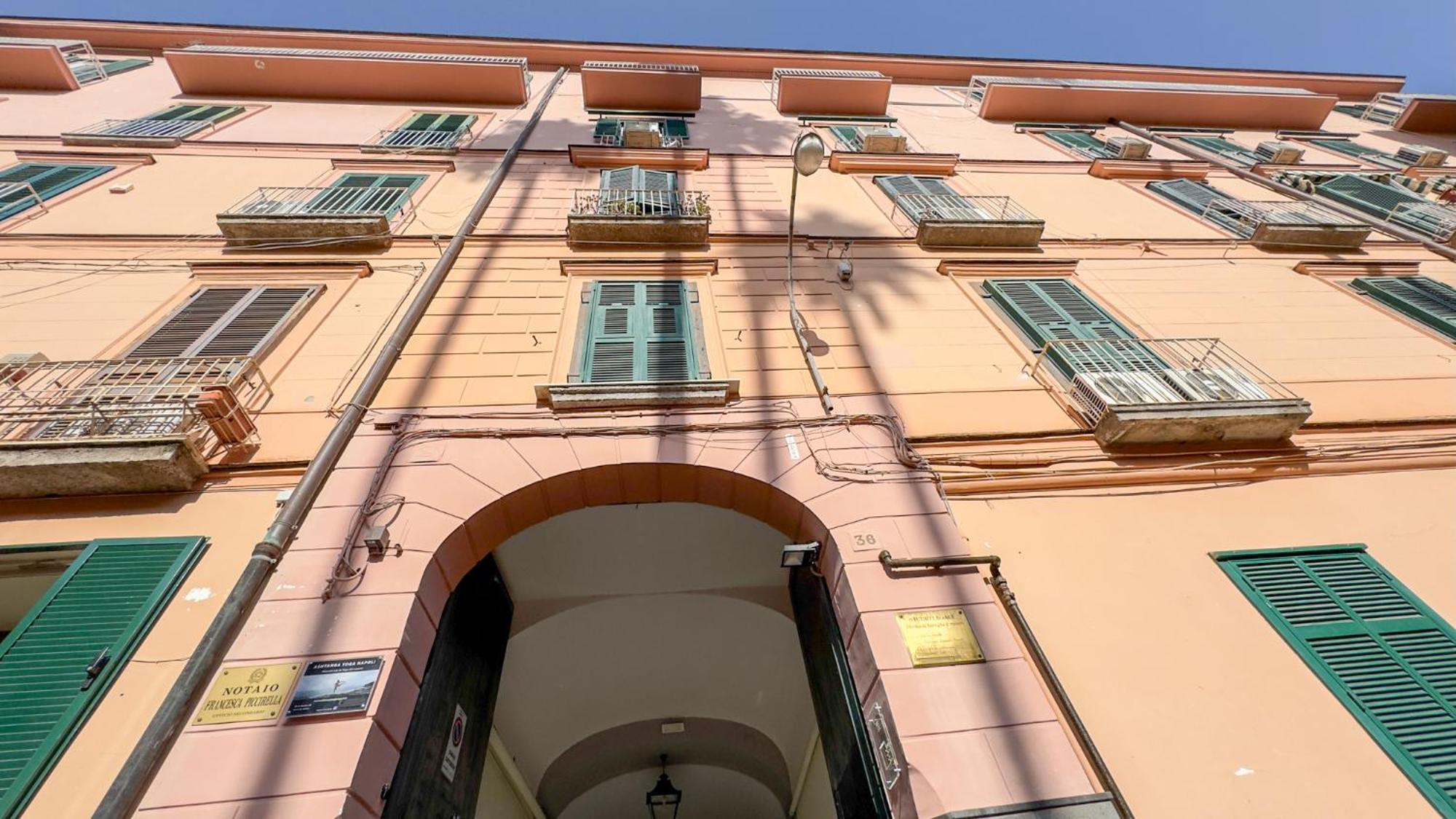 Hotel Don Vittorio A Chiaia à Naples Extérieur photo