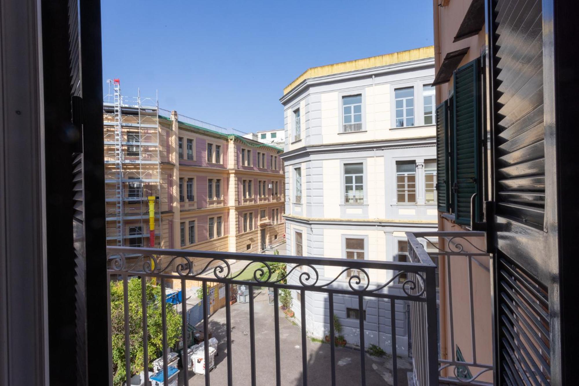 Hotel Don Vittorio A Chiaia à Naples Extérieur photo