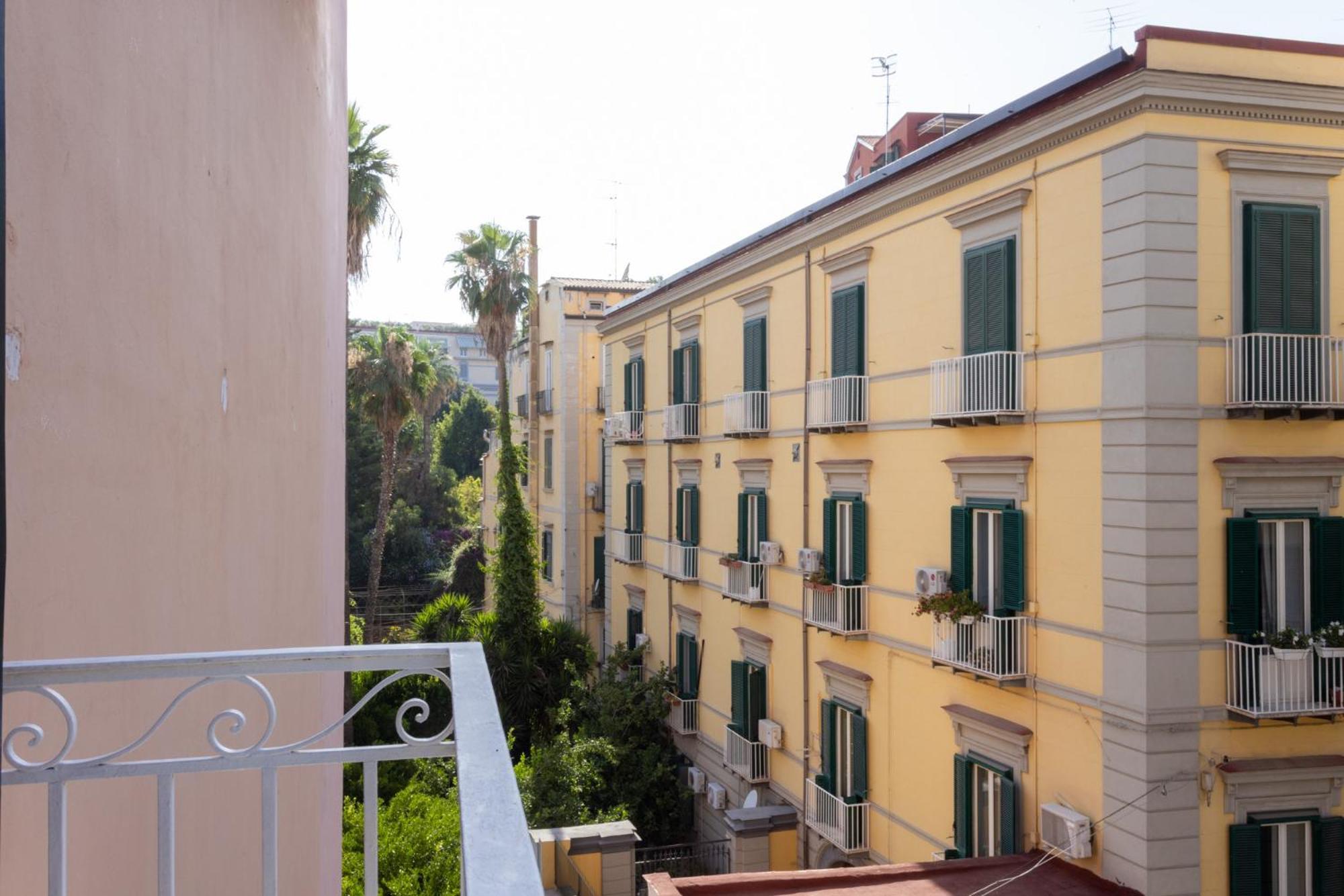 Hotel Don Vittorio A Chiaia à Naples Extérieur photo