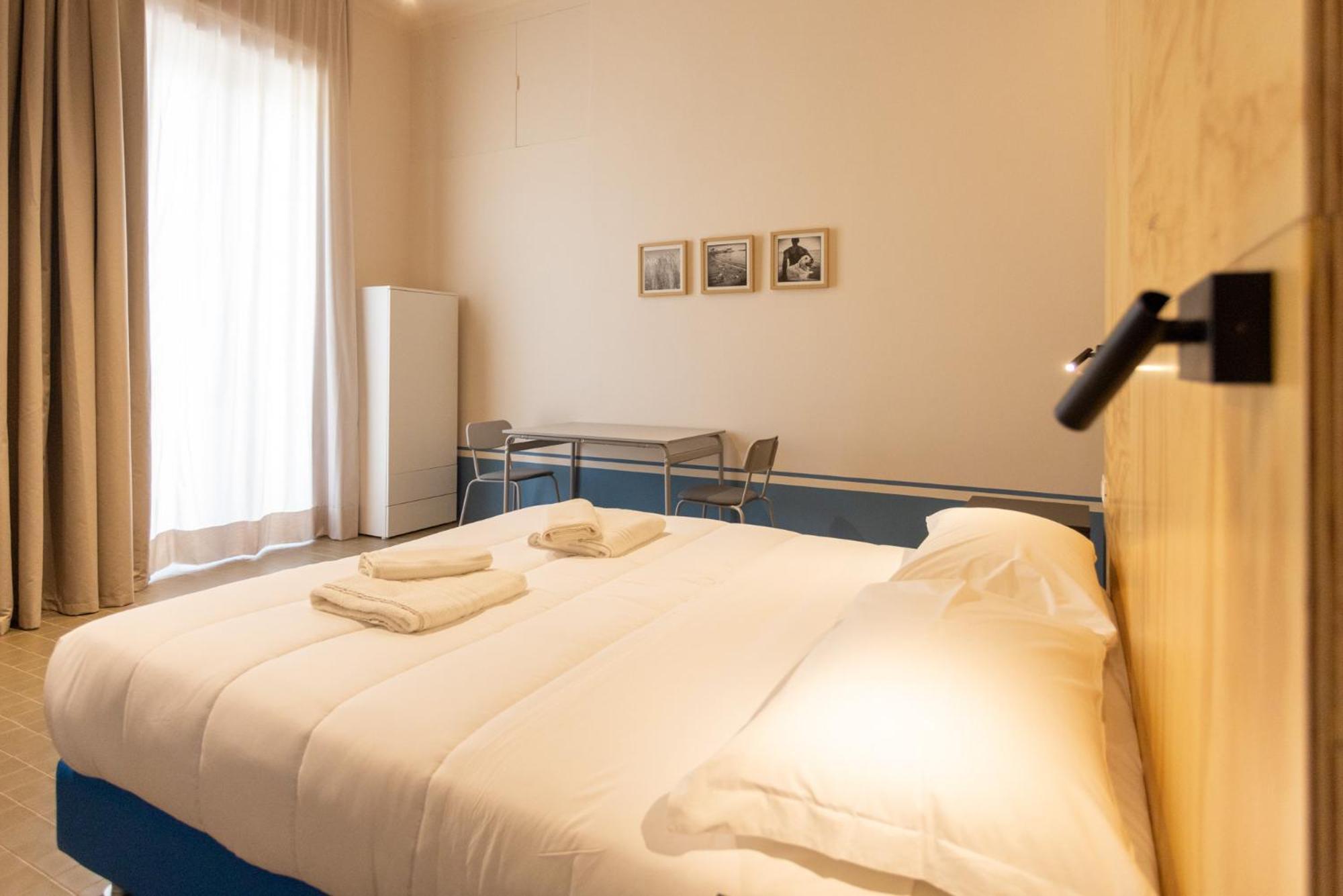 Hotel Don Vittorio A Chiaia à Naples Extérieur photo