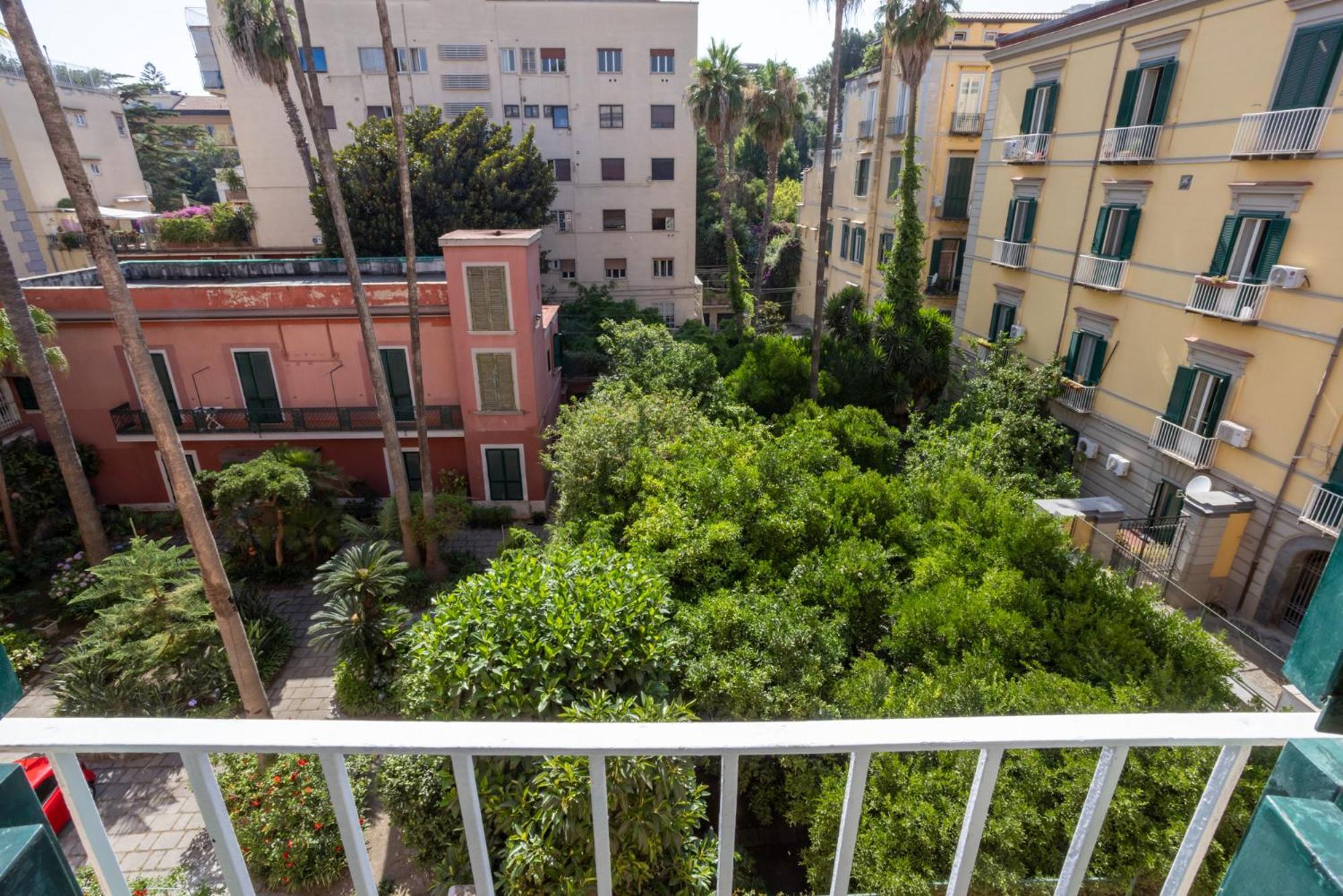 Hotel Don Vittorio A Chiaia à Naples Extérieur photo